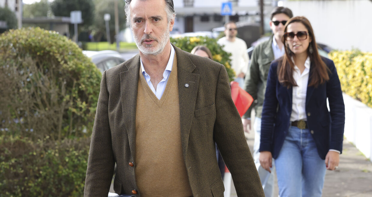 Cotrim de Figueiredo enfrenta questões jurídicas com possível impacto na Presidência