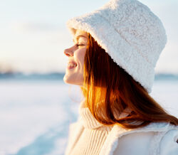 Pele saudável: alerta sobre envelhecimento precoce provocado por hábitos diários