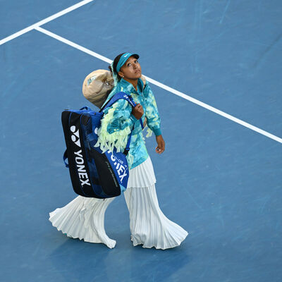 Naomi Osaka redefine estilo no ténis com looks arrojados e inesperados