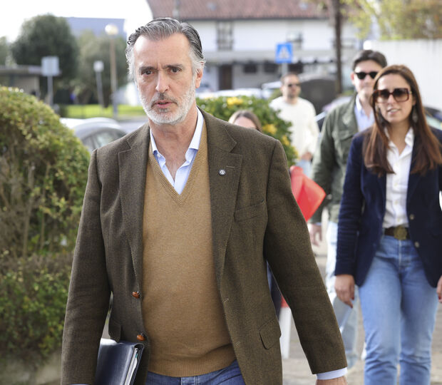 Cotrim de Figueiredo enfrenta questões jurídicas com possível impacto na Presidência