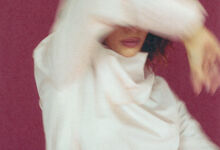 Camisola, Mango. Saia, Béhen.