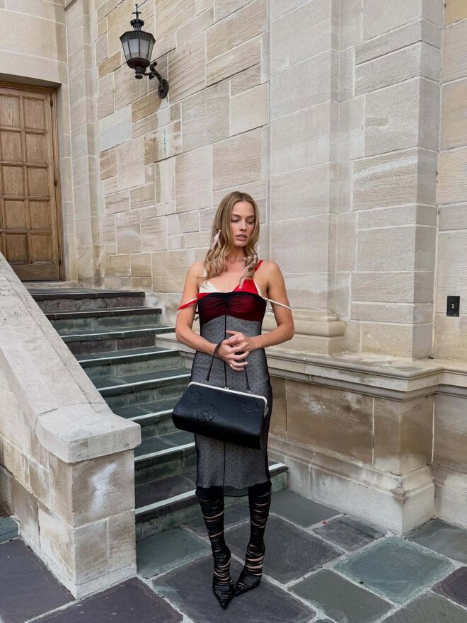 Margot Robbie em Mark Gong.