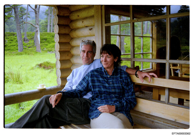 Jeffrey Epstein e Ghislaine Maxwell 