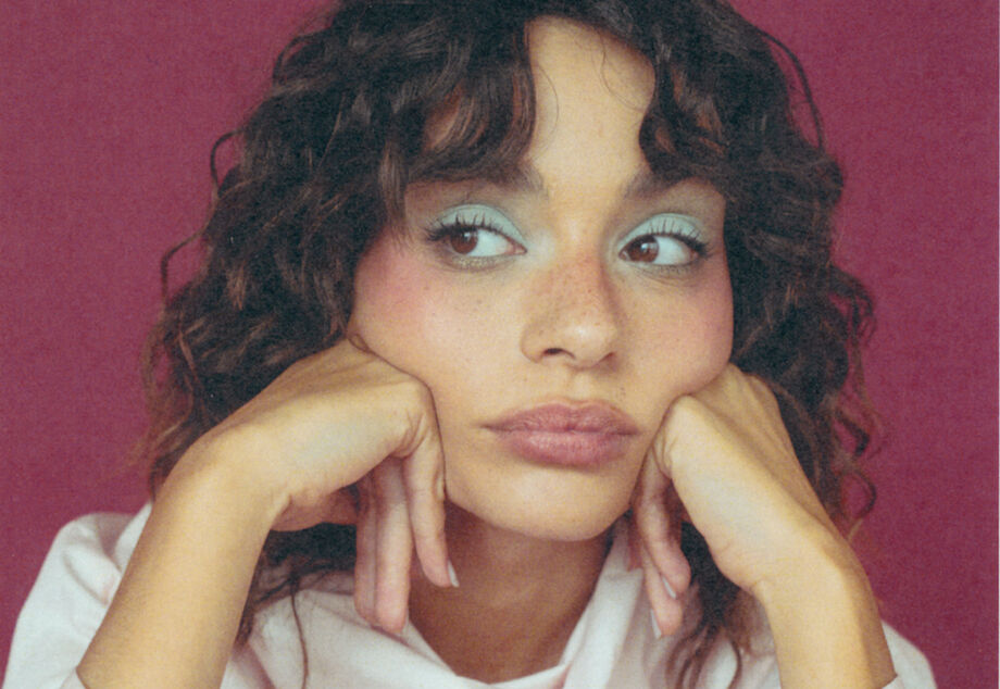 Camisola, Mango. Saia, Béhen.