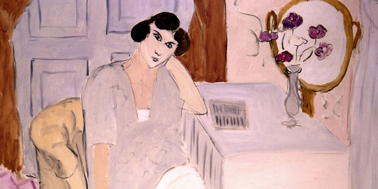 Pintura retrata mulher sentada, com flores e espelho, sob stress