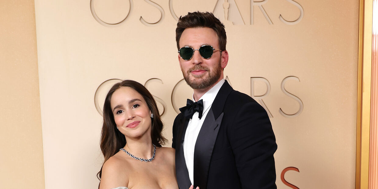 Alba Baptista e Chris Evans