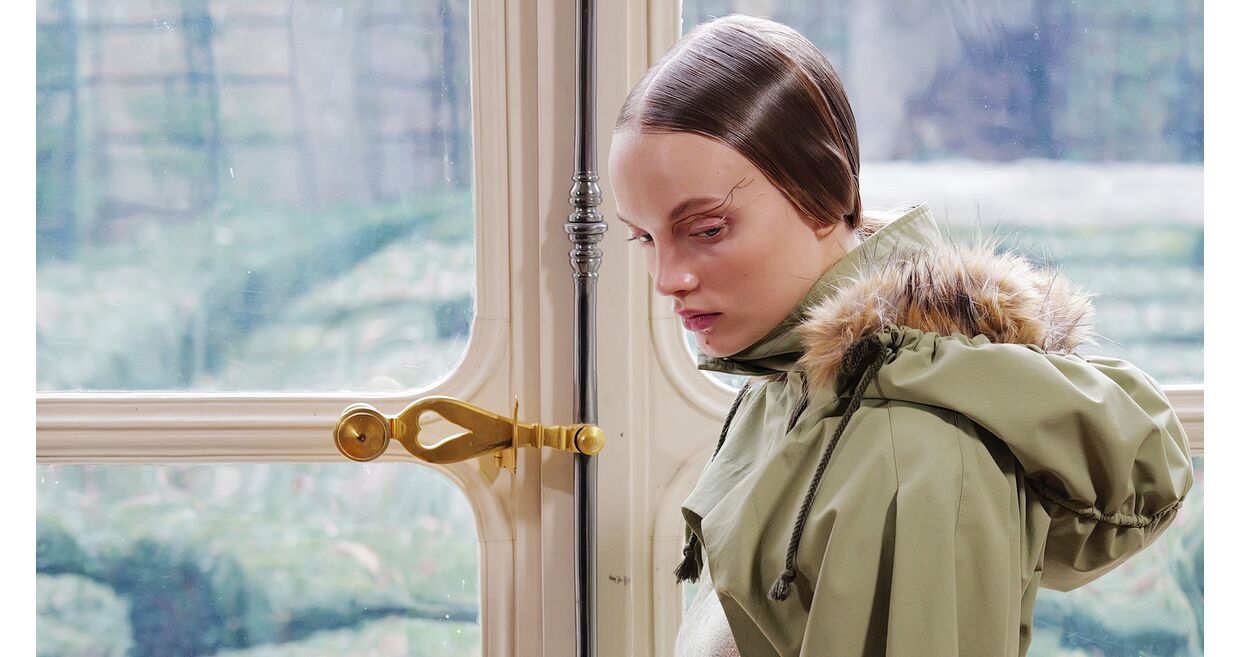 O ombro congelado afeta a mobilidade e causa dor, relacionado com a diminuição do estrogénio na perimenopausa