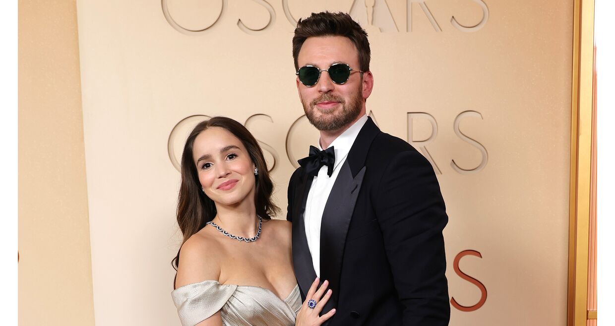 Alba Baptista e Chris Evans