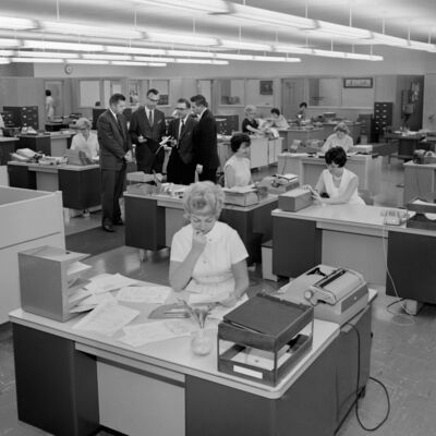 Livro "Clube de Combate Feminista" oferece um manual de autodefesa para mulheres no trabalho