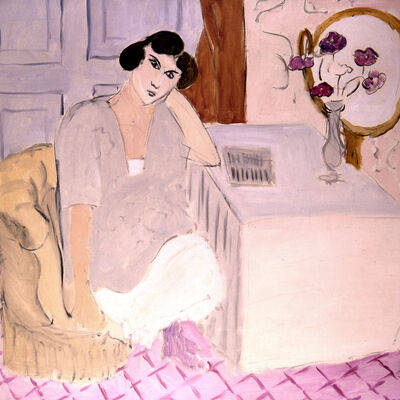 Pintura retrata mulher sentada, com flores e espelho, sob stress