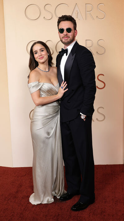 Alba Baptista e Chris Evans