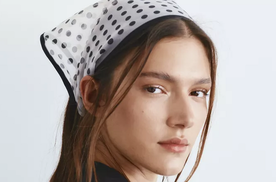 Bandanas: o acessório cool de 2026 está a dar a volta à cabeça