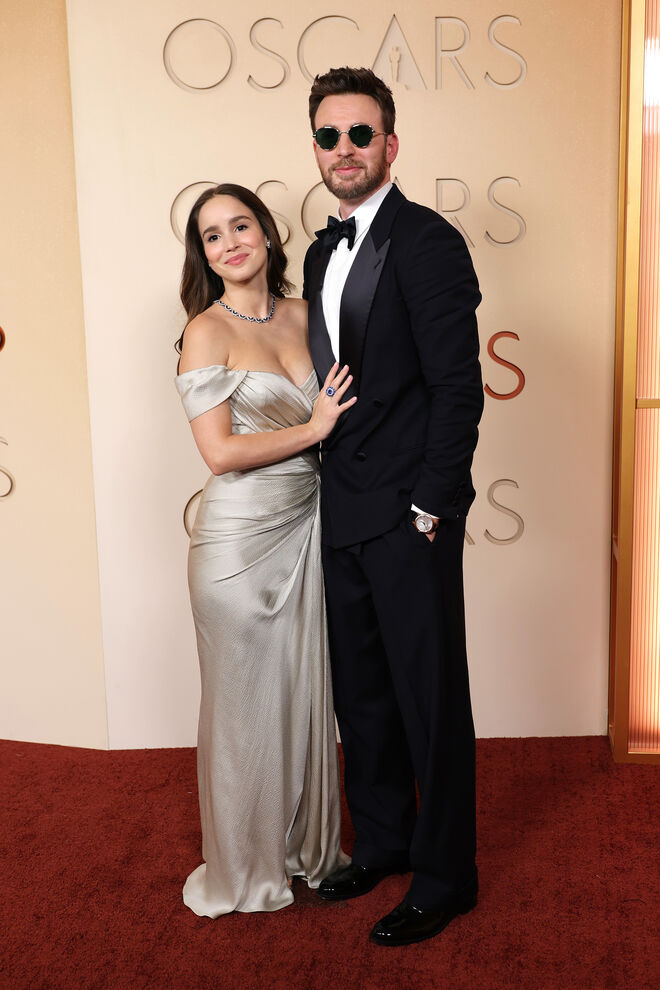 Chris Evans e Alba Baptista nos Óscares 2023