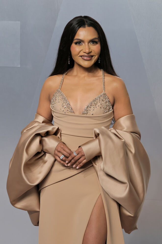 Mindy Kaling em Elie Saab