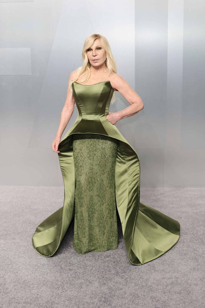 Donatella Versace em Atelier Versace