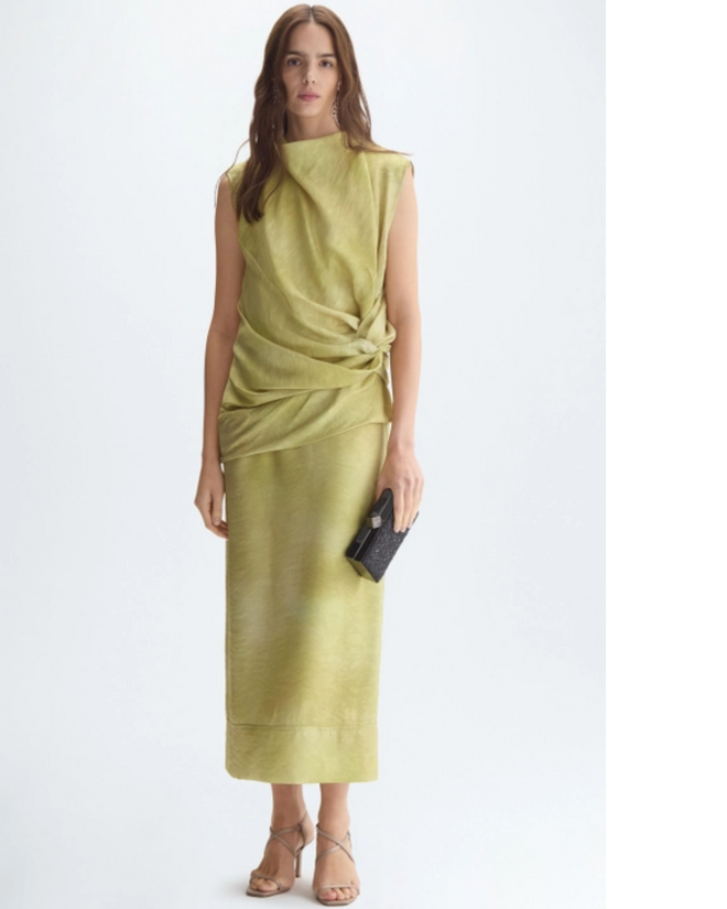 Draped jacquard midi dress, €328 na Purificacion garcia.