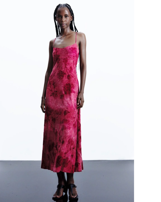 Vestido de alças flocado, €119 na Desigual.