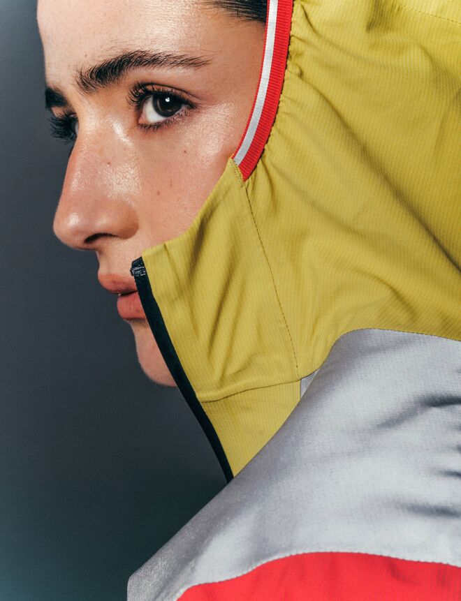 Corta vento desportivo, Halo, no El Corte Inglés