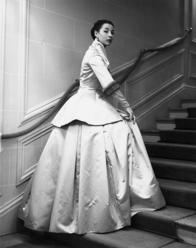 Hailey Bieber, Zoe Kravitz, Charli XCX e Rosé no desfile da Saint Laurent, com looks que podiam ter saido dos anos 80