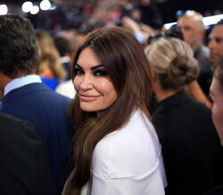 Kimberly Guilfoyle num evento em Mar-A-Lago