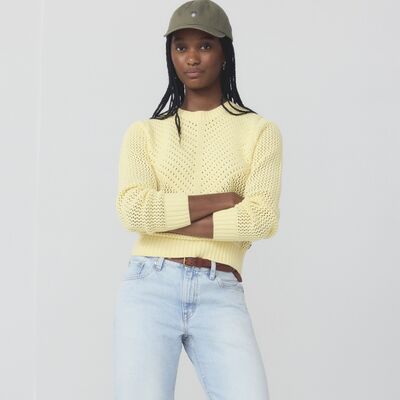 Moda primavera/verão: silhuetas soltas, cortes ousados e detalhes renovados no denim