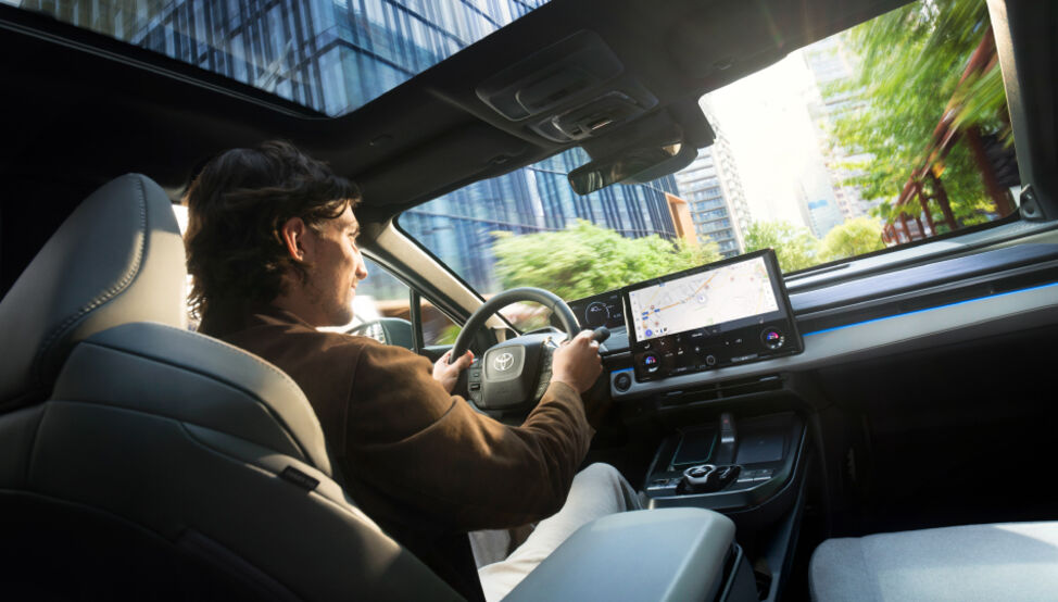 O Toyota C-HR elétrico mantém o design expressivo e atitude que o destacam