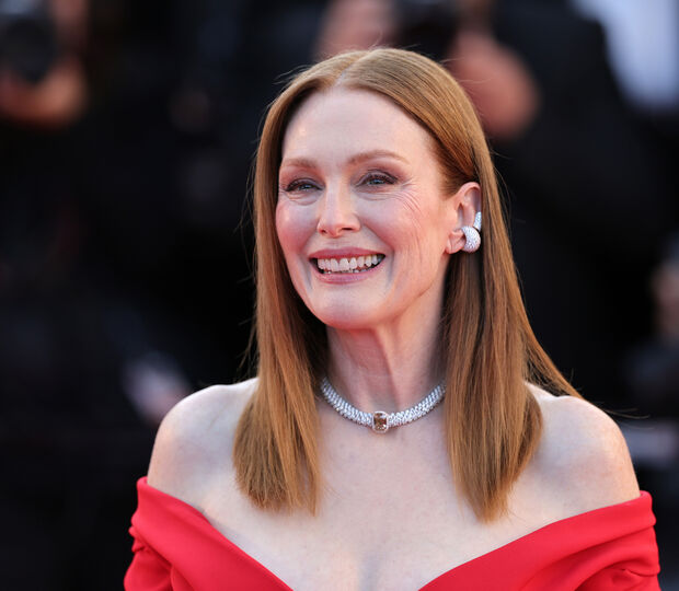  Julianne Moore 