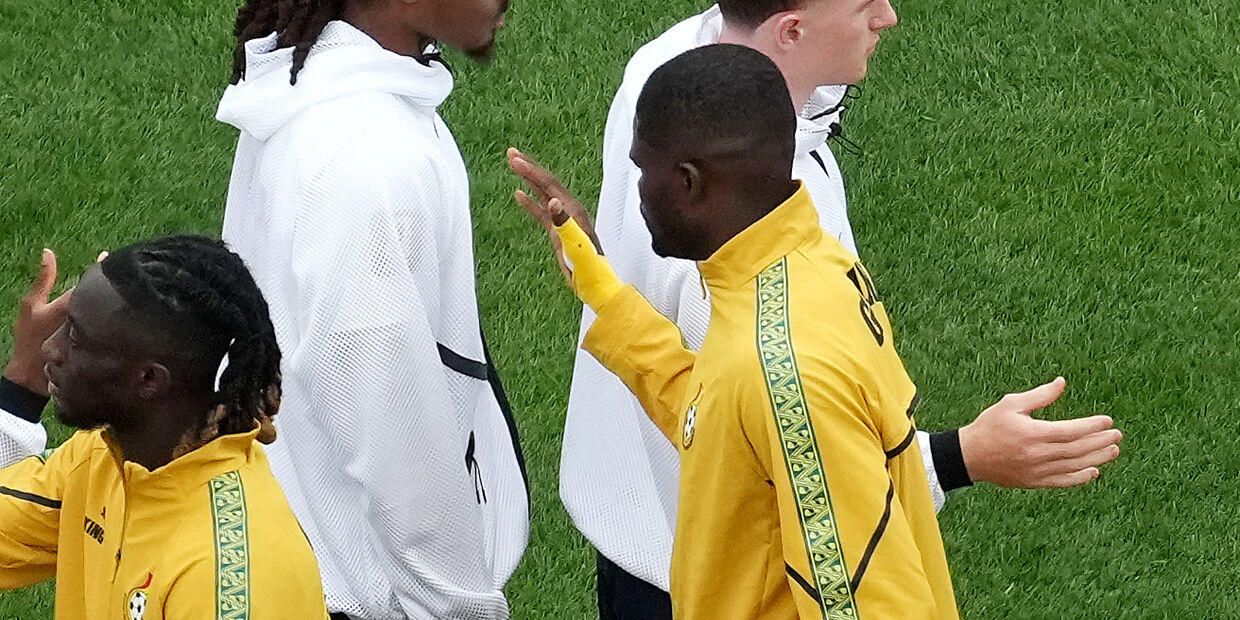 O momento em que Djed Spence se recusa a cumprimentar Thomas Partey