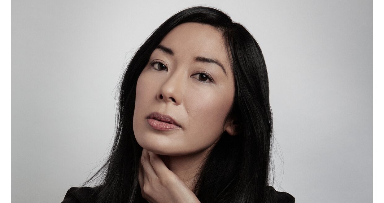 Katie Kitamura -  jornalista, crítica de arte e professora