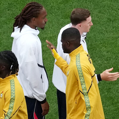 O momento em que Djed Spence se recusa a cumprimentar Thomas Partey