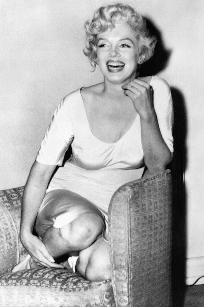 Poucas semanas antes de morrer, em agosto de 1962, Marilyn era fotografada “de cara lavada”, aparentemente feliz. Apesar das controvérsias em que estava envolvida, parecia estar pronta para recomeçar de novo