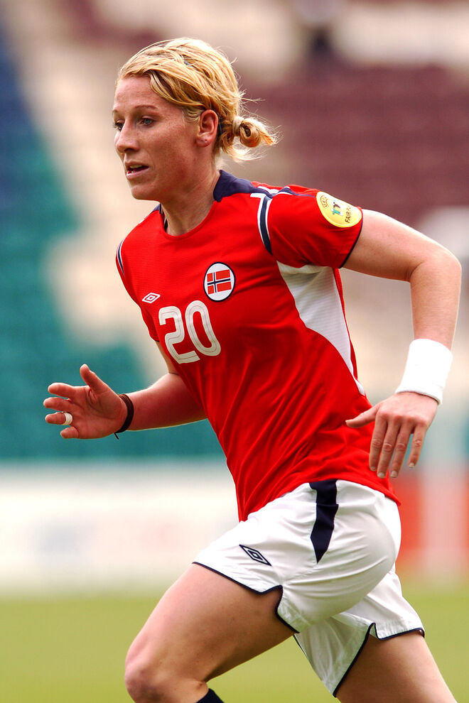 Lise Klaveness, presidente da Federação Norueguesa de Futebol, está no centro do momento da Noruega