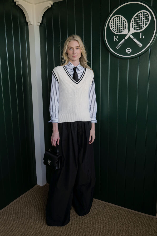 Elizabeth Debicki em Ralph Lauren